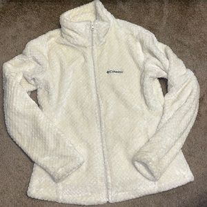 white fluffy columbia fleece jacket